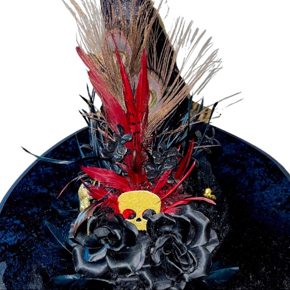 🔥SOLD🔥The Golden Skull Witch Hat - Picture 10 of 16